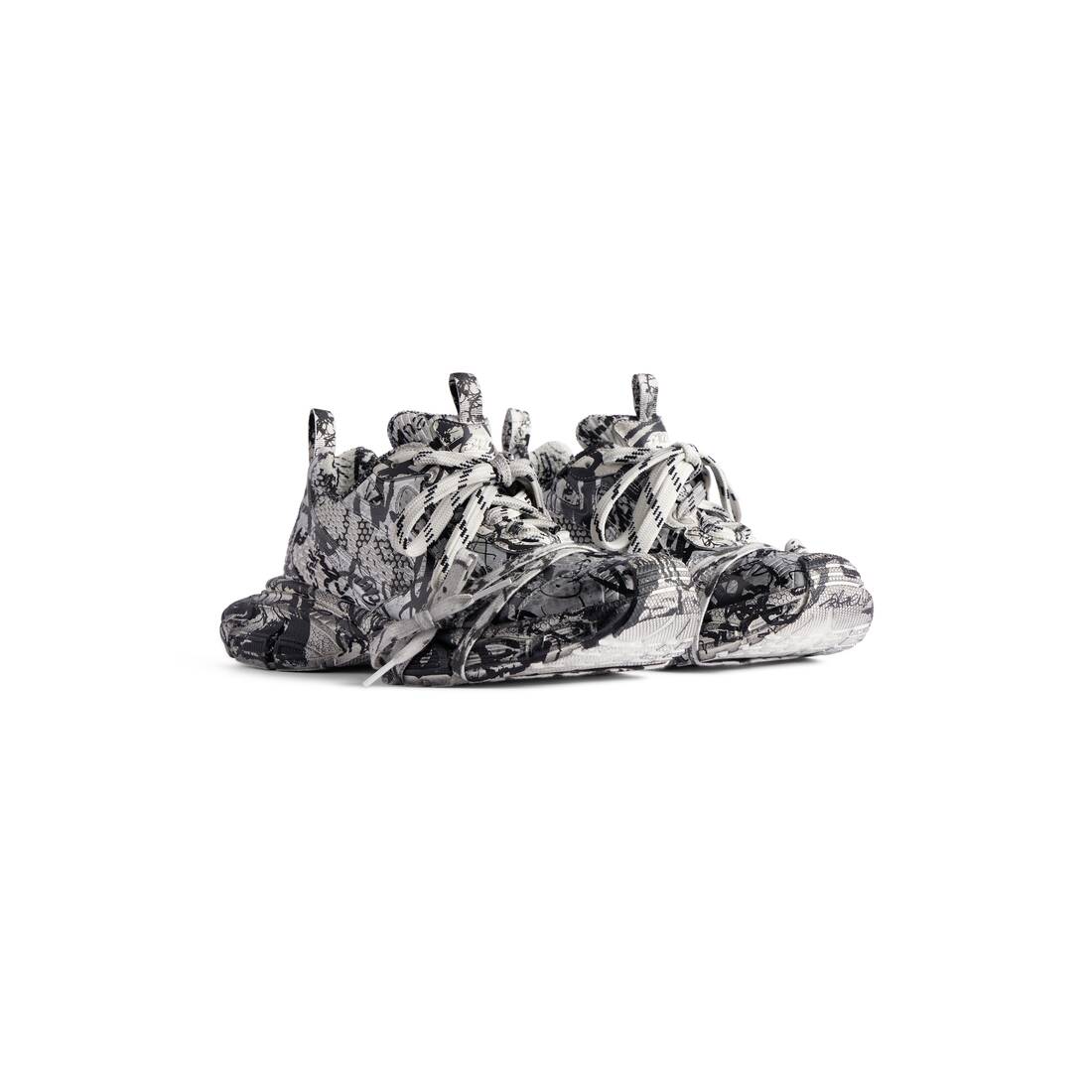 Men’s 3xl Extreme Graffiti Sneaker  in White/black - Image 2